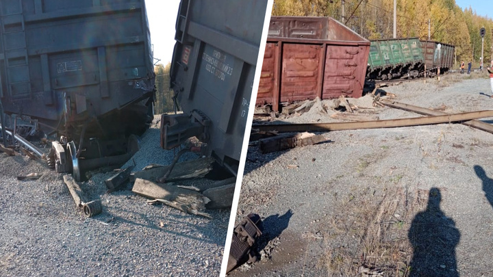 На Урале грузовой поезд с щебнем сошел с рельсов и перевернулся: видео