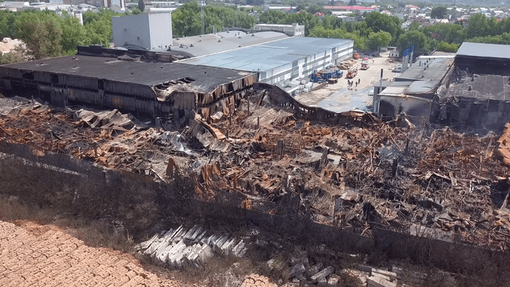 «Причинён вред окружающей среде»: следователи начали проверку по пожару на складах в Самаре