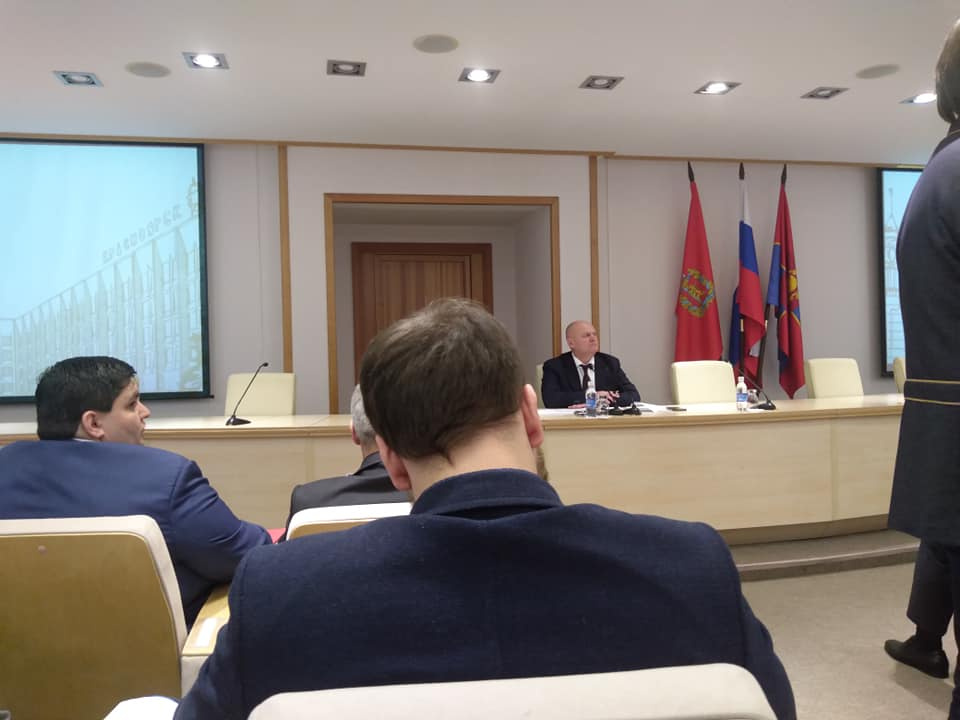 Совещание в мэрии прошло вчера вечером Совещание в мэрии прошло вчера вечером