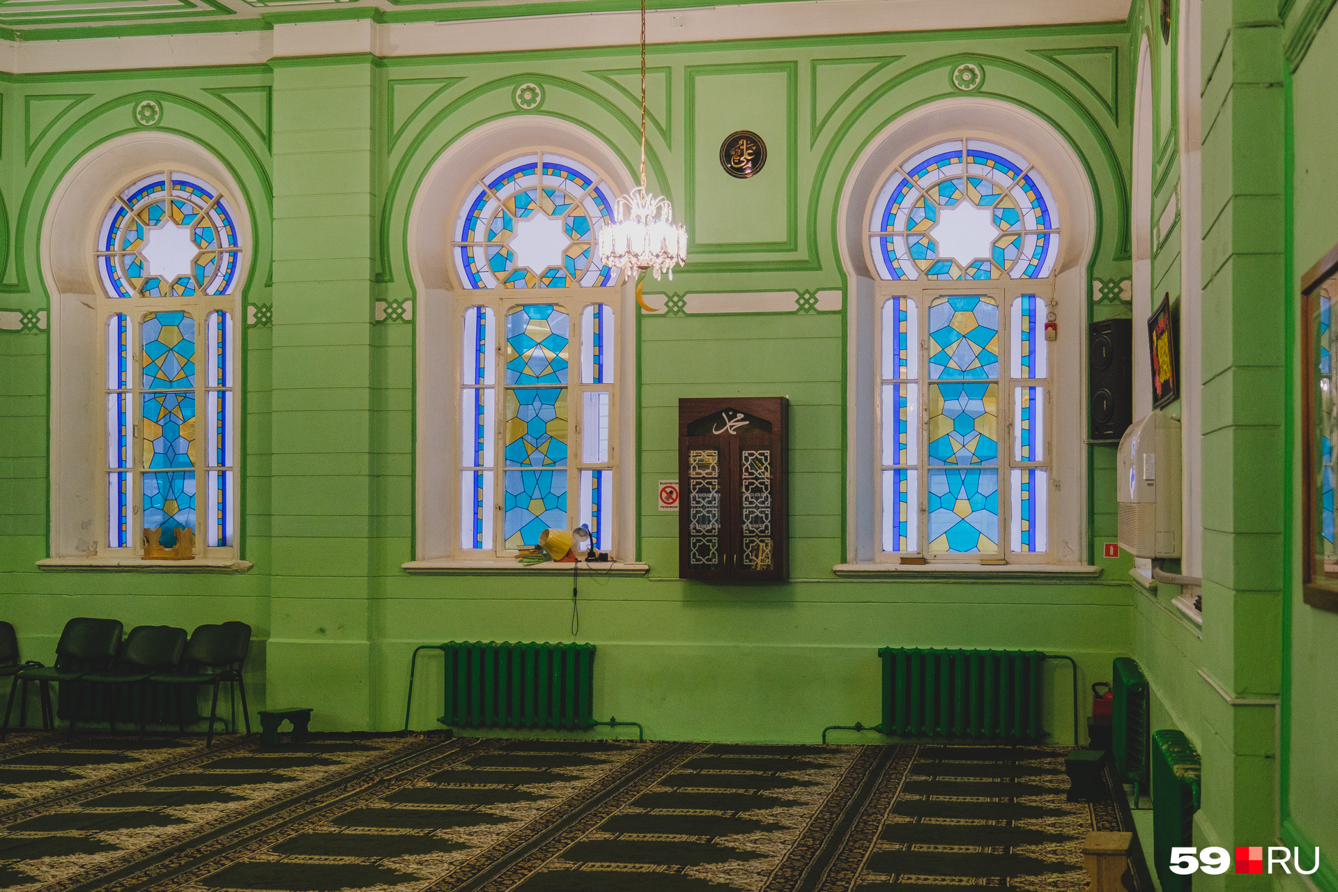 Равиль Исмагилов украсил и окна соборной мечети