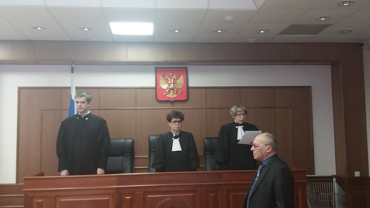 Суд во второй раз отменил оправдательный приговор парню, после чьего удара погиб екатеринбуржец