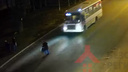 Нажал на тормоз в последний момент: в Ярославле маршрутка сбила пенсионерку. Видео