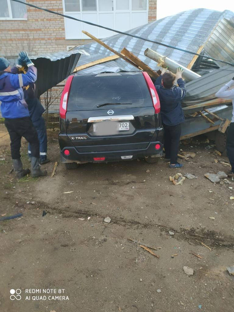 Машины в селе Первомайский серьезно пострадали