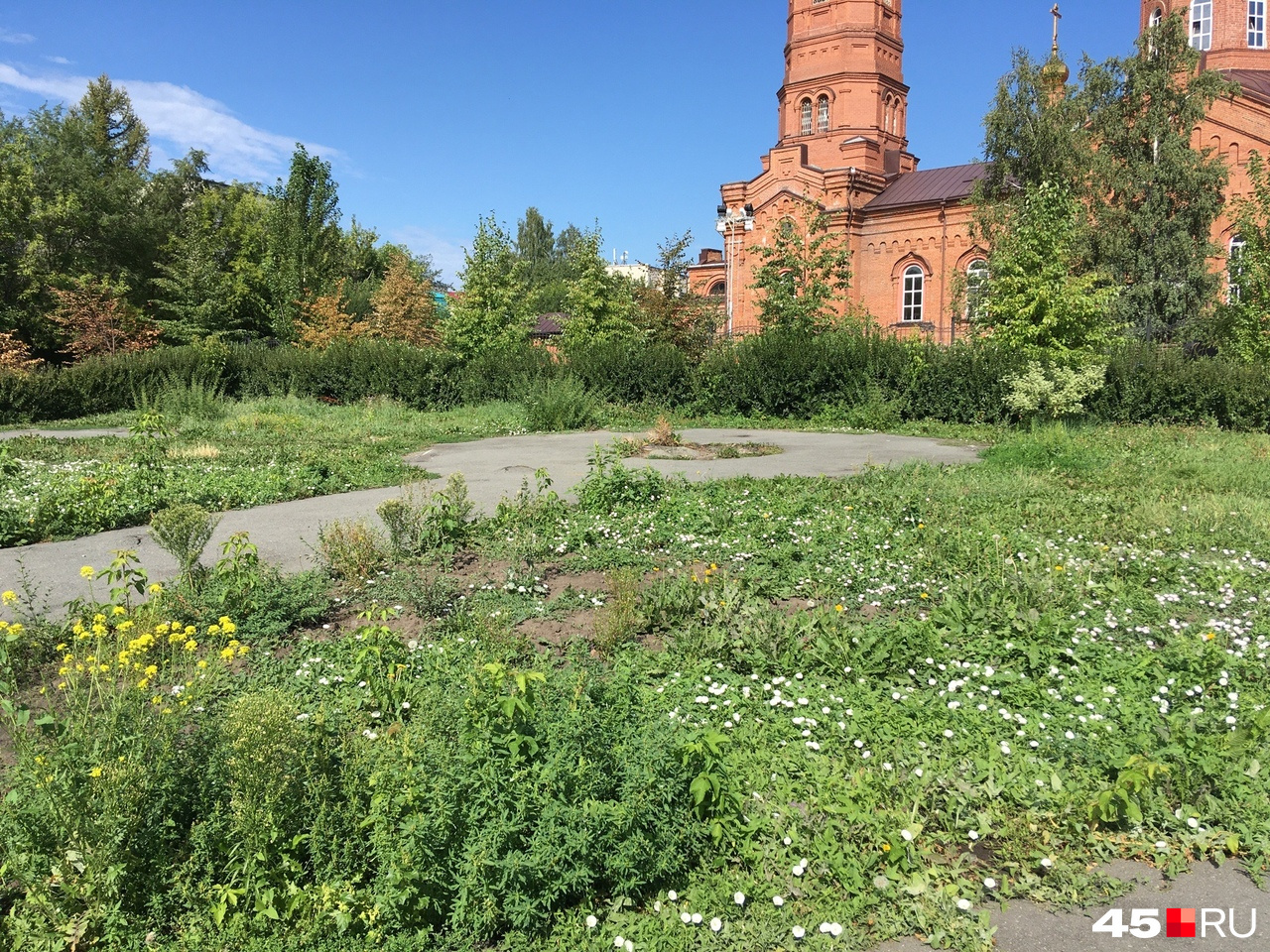 Исчезнувшие сады. Скульптура в Горсаду Курган. Кладбище в Горсаду Курган. Деревня вымерла в Кургане. Курган садовое администрация.