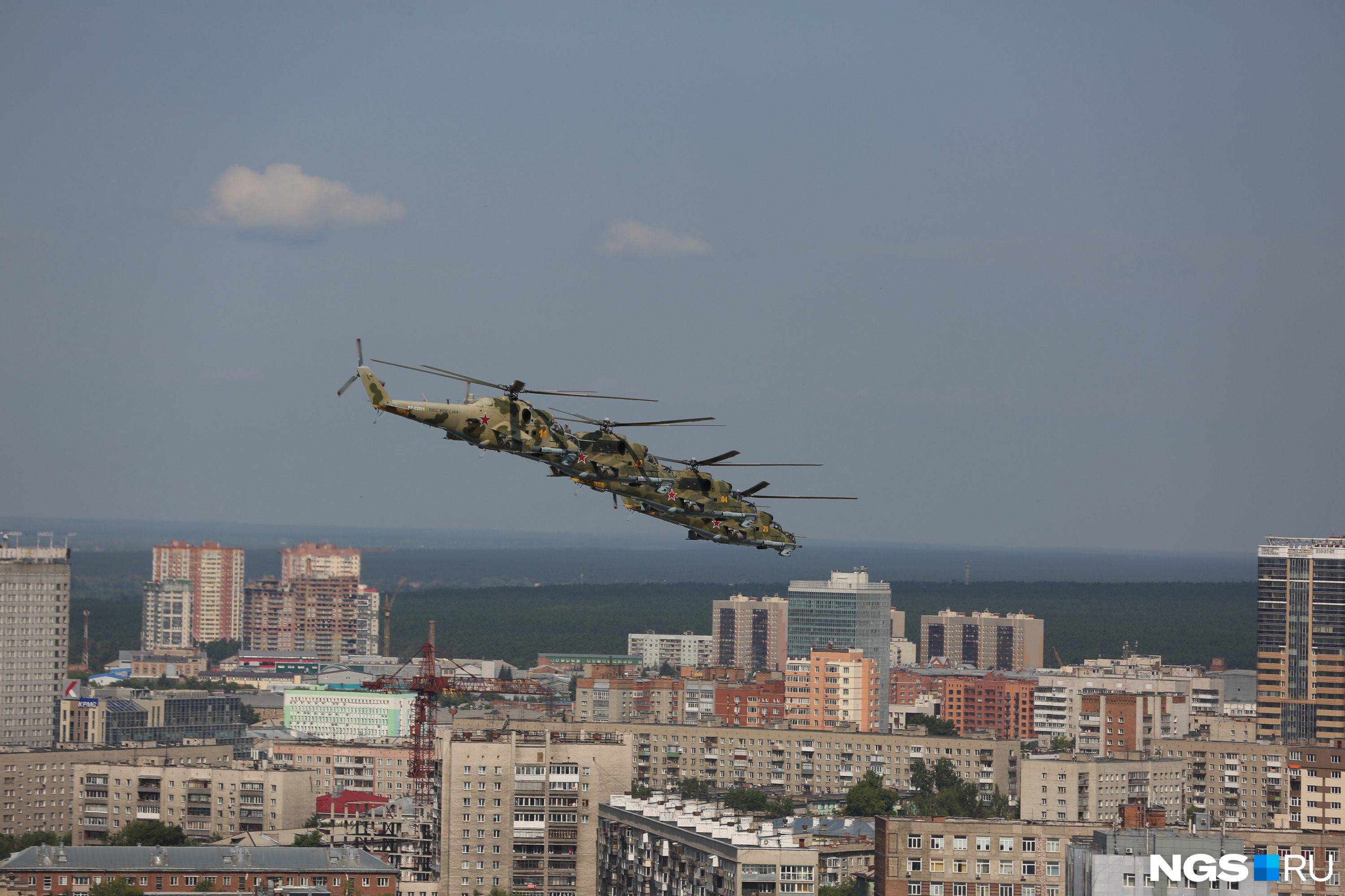 Александру Ощепкову удалось снять вертолёты с лучшего ракурса Александру Ощепкову удалось снять вертолёты с лучшего ракурса