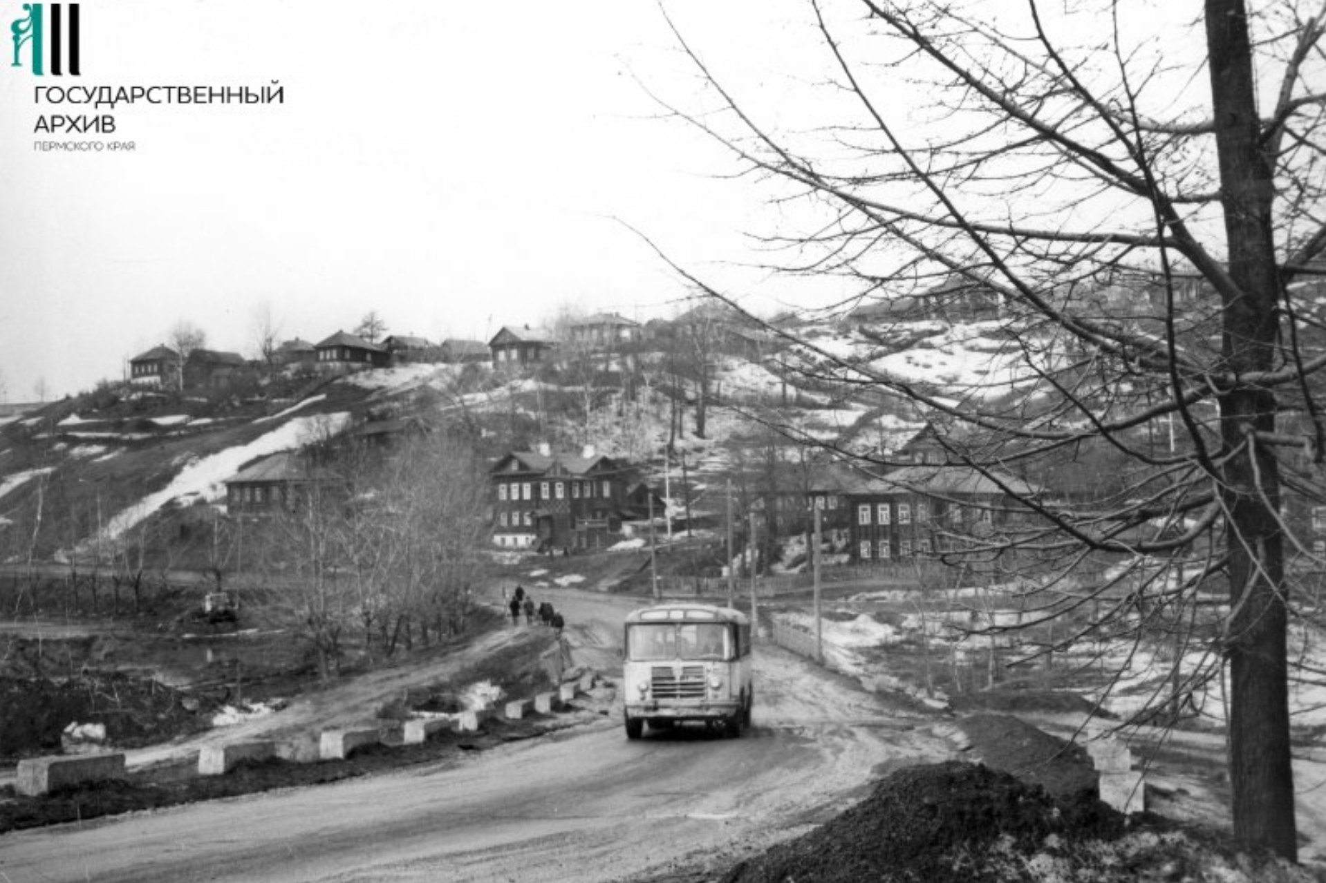 Деревянные дома в микрорайоне Запруд и других собирались снести, возведя на их месте высотки. Фото 1960-х