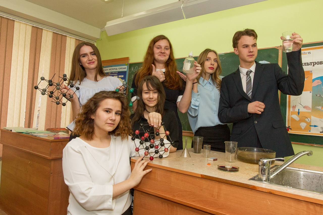Ученики Ольги Юмашевой проводят много времени в кабинете химии