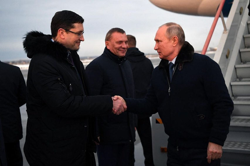 Глеб Никитин встретил президента лично в аэропорту Сарова Глеб Никитин встретил президента лично в аэропорту Сарова