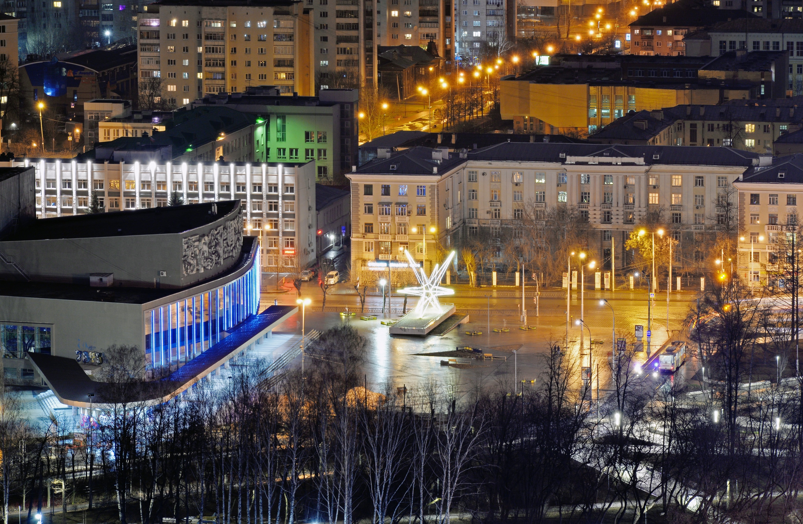 Сделать фото екатеринбург. Дождливый Вечерний Екатеринбург фото. Вечерний Екатеринбург 4к. 