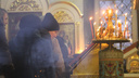 Церкви Архангельской области перешли на одноразовые стаканчики при причастии из-за коронавируса