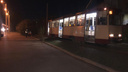 В Челябинске трамвай сбил в кустах женщину