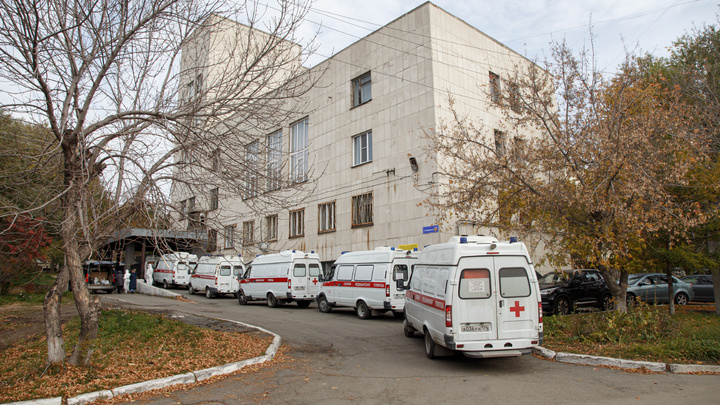 Власти Челябинской области хотят ввести подъёмные для фельдшеров и врачей при устройстве в скорую