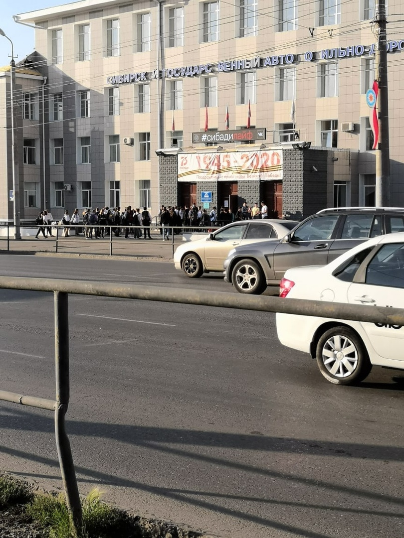 Очередь в университет Очередь в университет