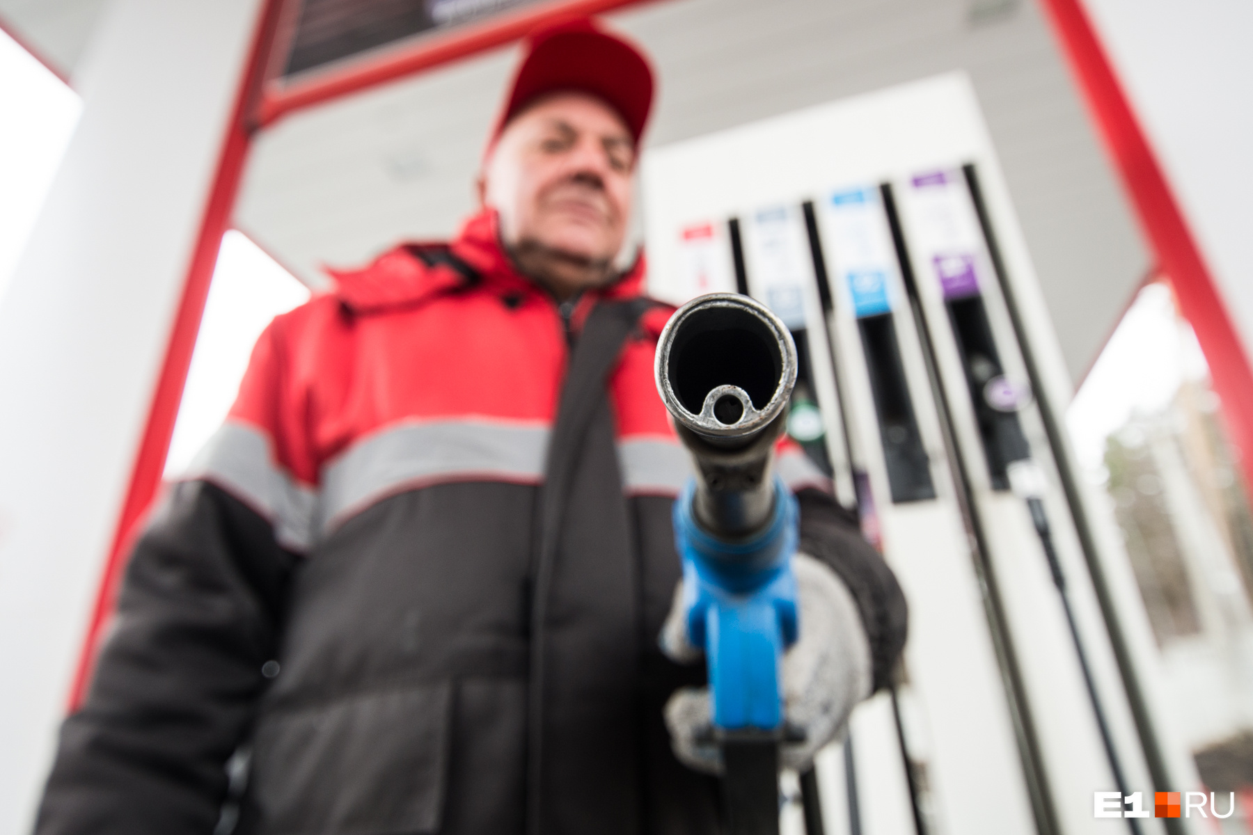 Несмотря на падение цен на нефть, бензин может подорожать
