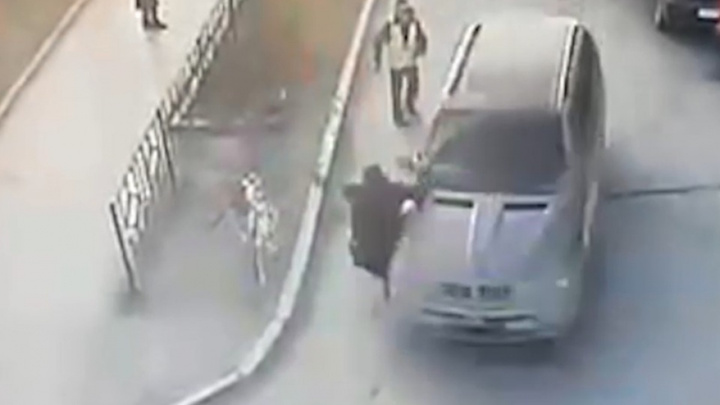 Против водителя BMW, который в марте сбил мужчину во дворе на Сортировке, возбудили уголовное дело
