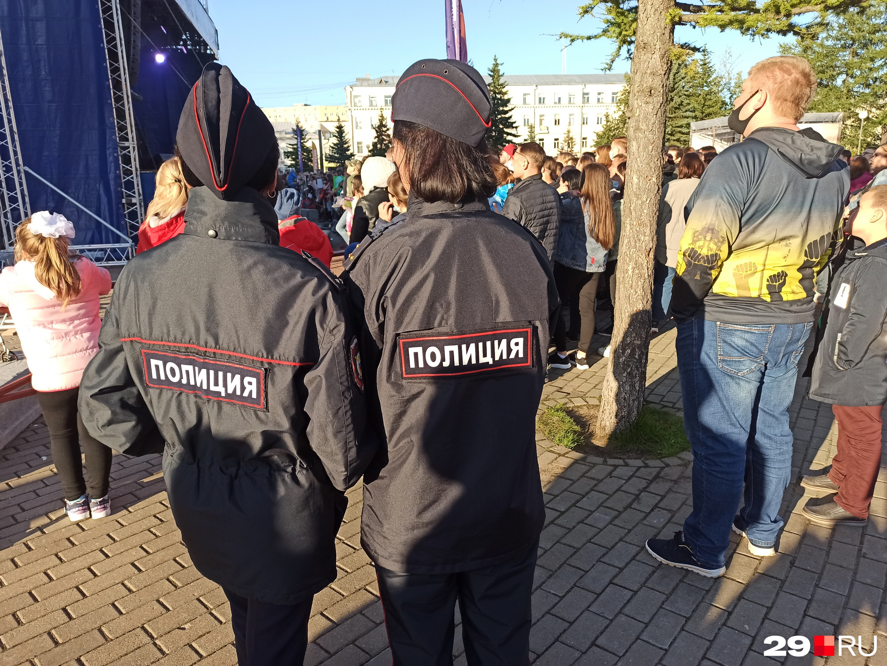 Как и на фестивале «Другой», за происходящим следит полиция Как и на фестивале «Другой», за происходящим следит полиция