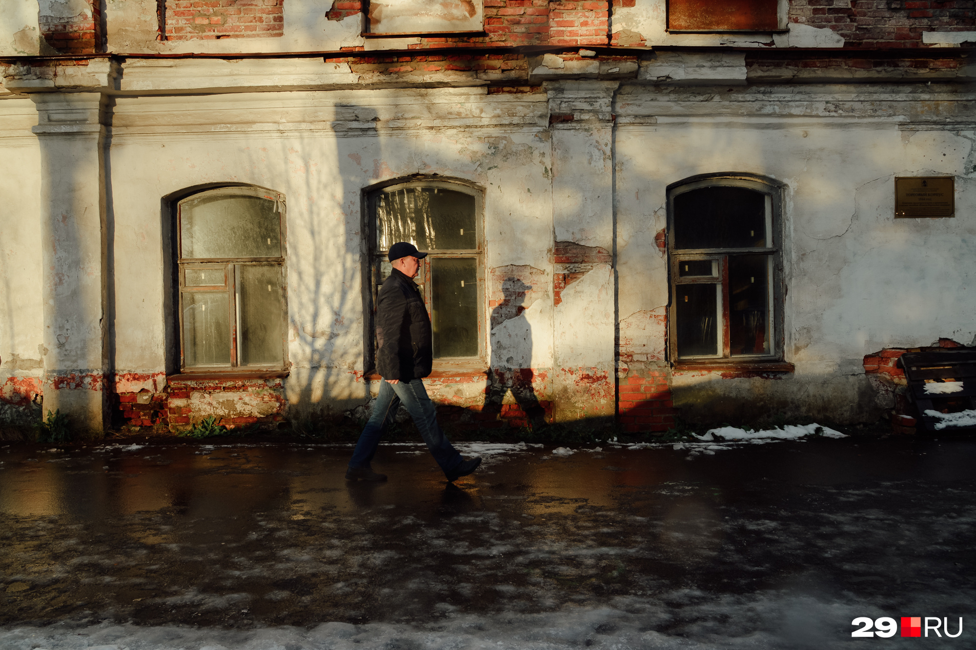 Так что не спешите, если ещё повезёт с такой погодой. И не упадёте в суете, и на солнце погреетесь Так что не спешите, если ещё повезёт с такой погодой. И не упадёте в суете, и на солнце погреетесь