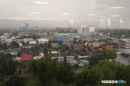 Красноярск в серых красках из-за дождя