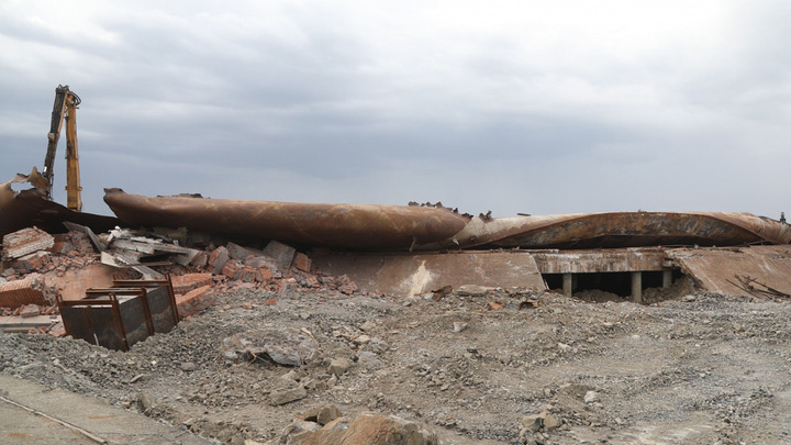 На ТЭЦ-3 в Норильске снесли резервуар, из которого произошел разлив 20 тысяч тонн дизтоплива