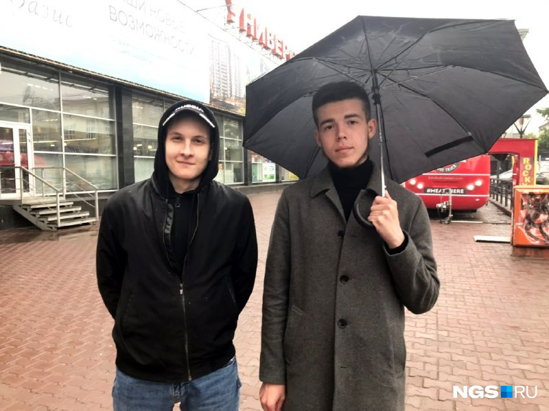 Игорь и Михаил пришли на улицу Ленина на собеседование 