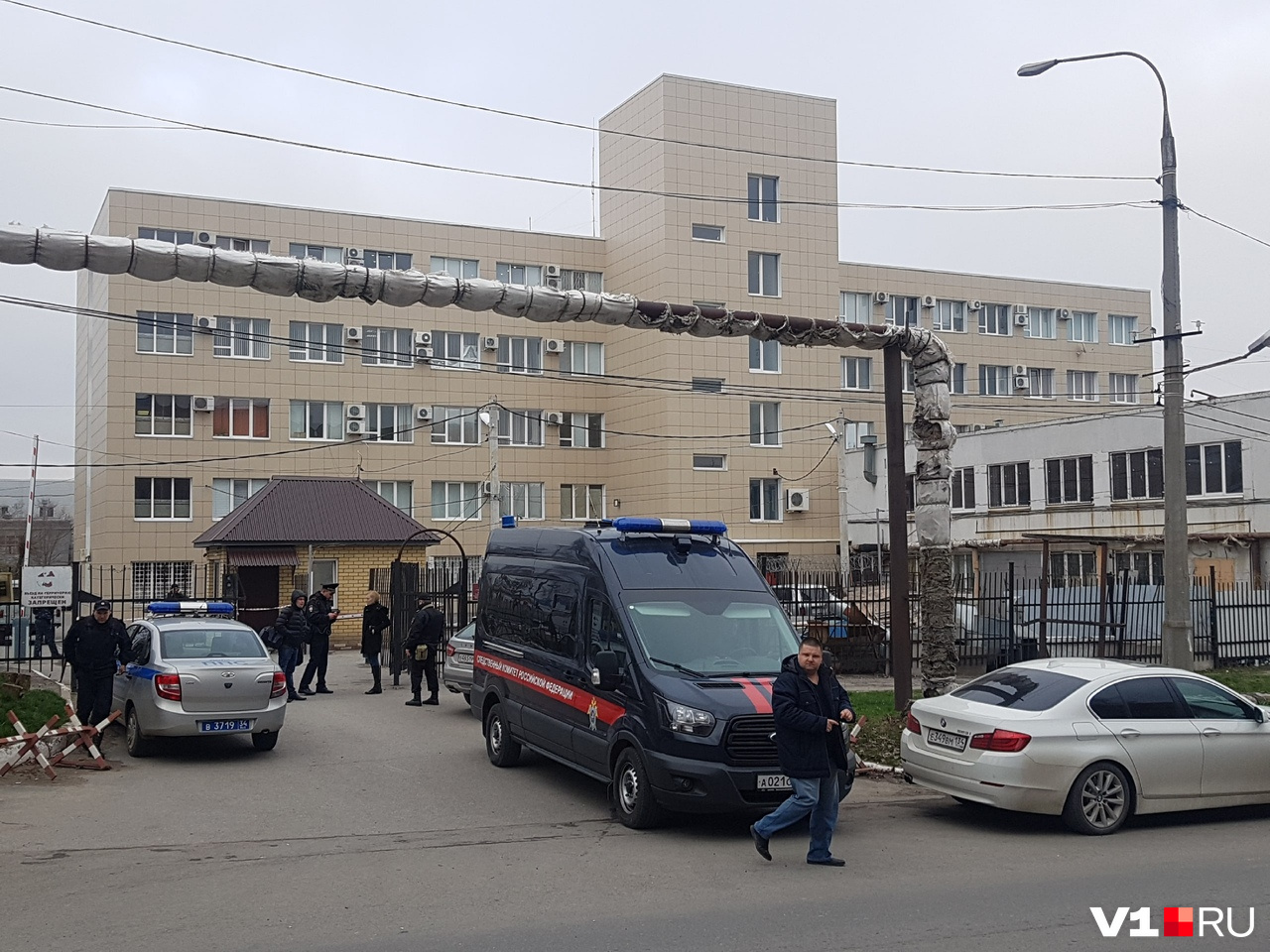 На месте работает следственно-оперативная группа На месте работает следственно-оперативная группа
