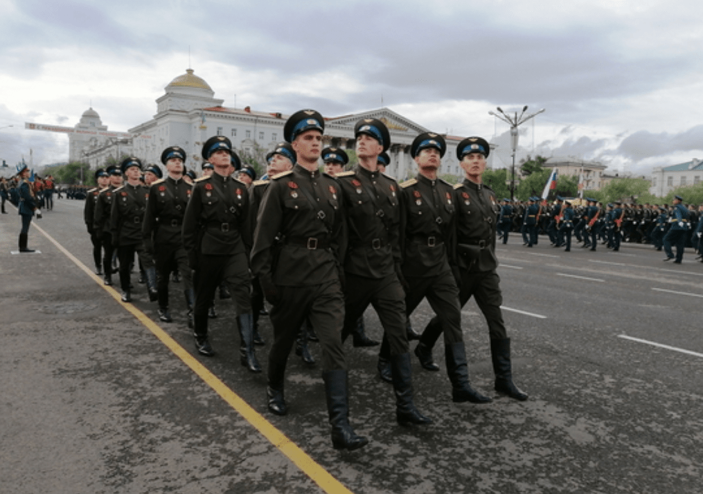 Парад победы в чите фото