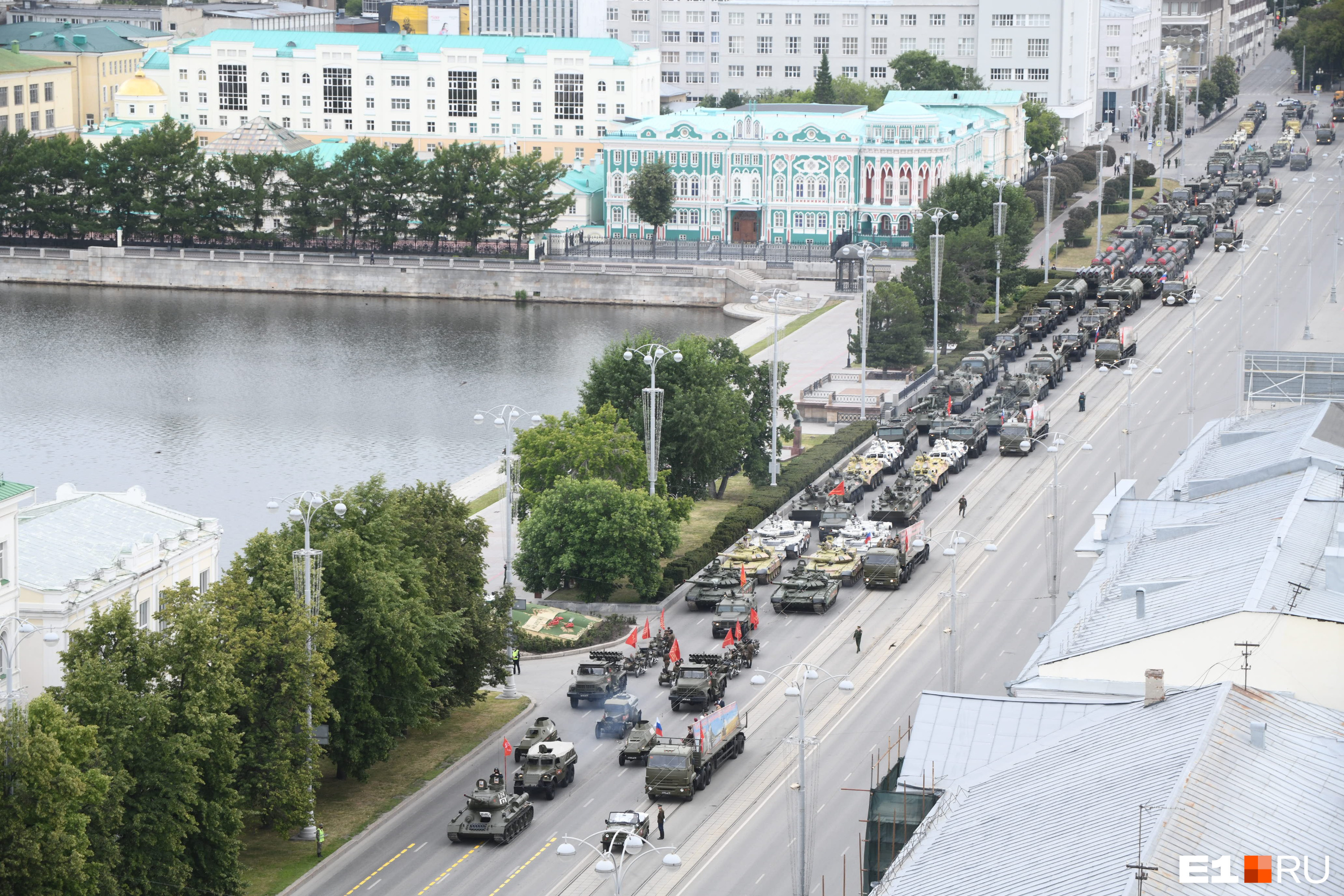 Вид на проспект Ленина из здания администрации города