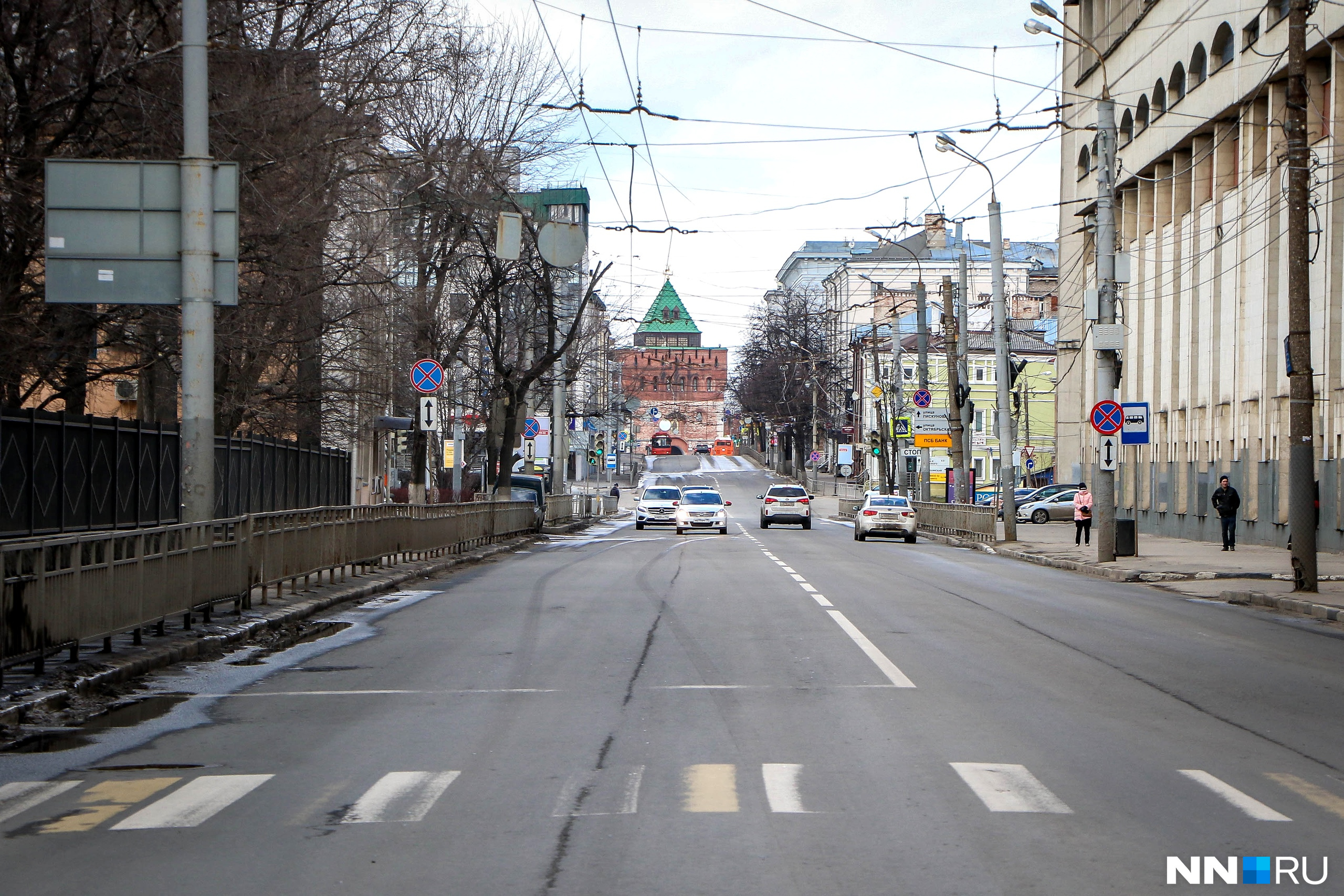 Самоизоляция в Нижнем Новгороде. Пустые улицы площади Нижнего Новгорода в самоизоляцию.