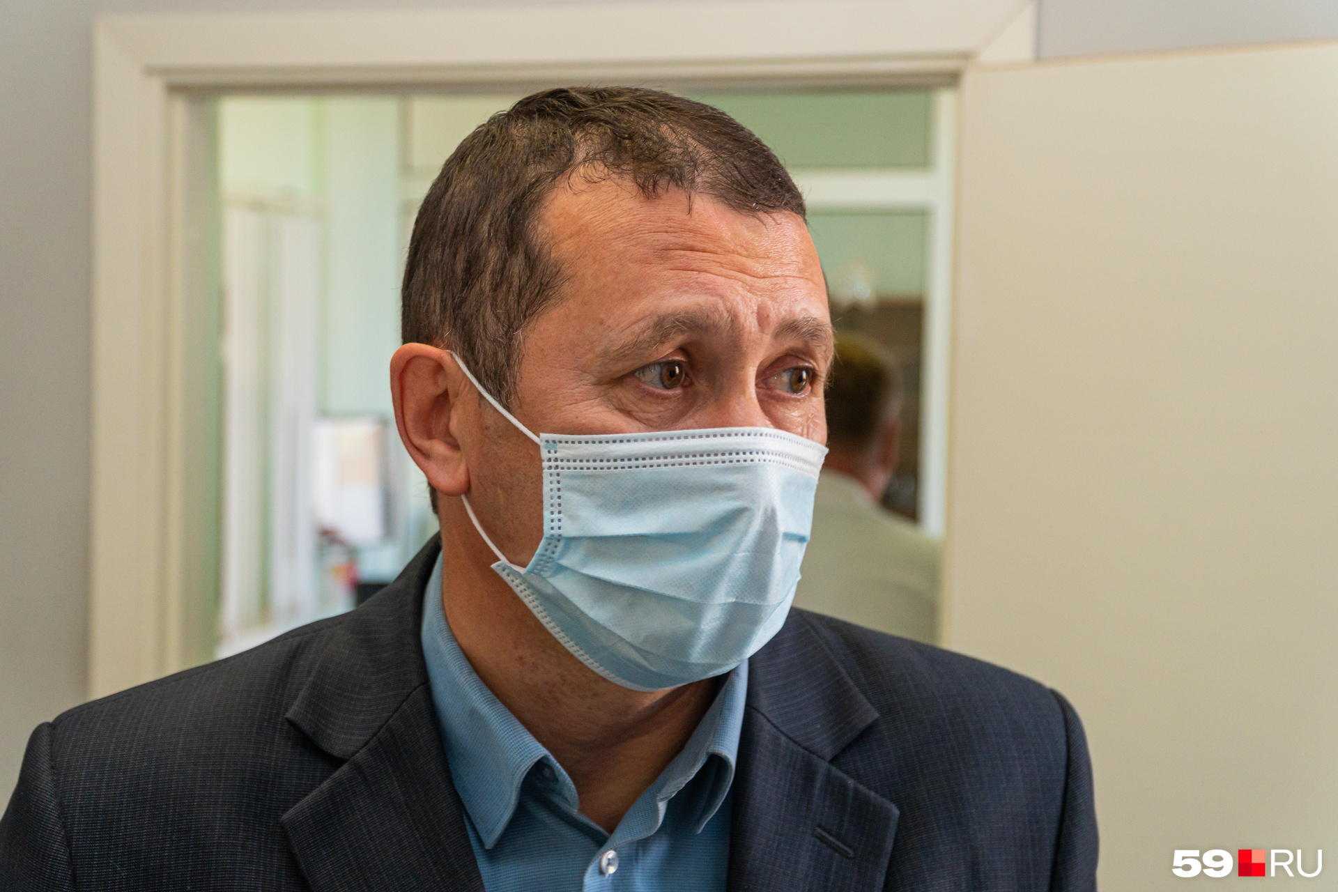 Главврач центра по борьбе со СПИДом Евгений Сармометов — в числе добровольцев, которых вакцинируют первыми