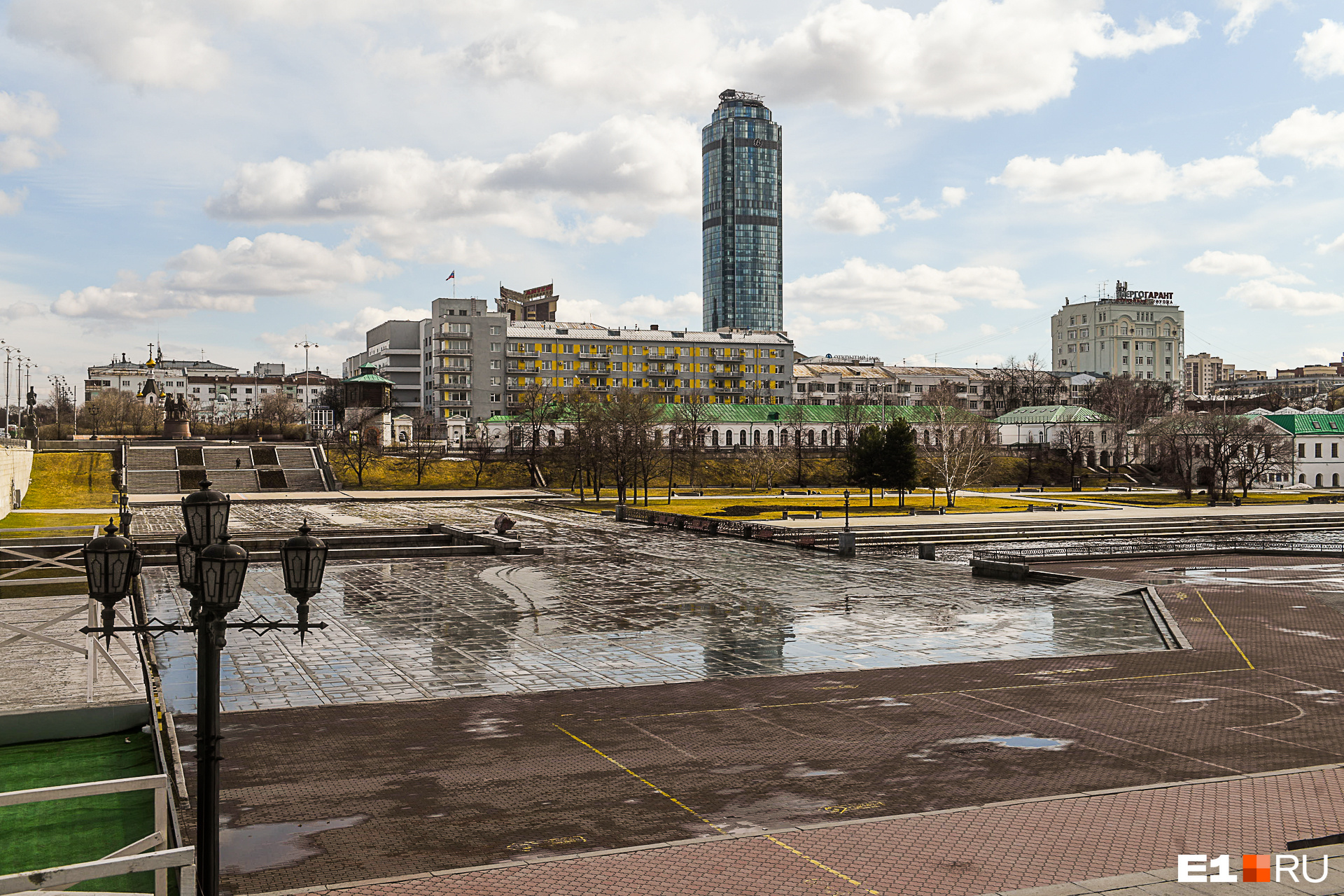 Набережная Екатеринбург весной