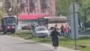 Застрявшая на путях иномарка заблокировала в Ярославле работу трамваев