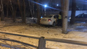 Въехал в столб и сбежал: полиция ищет таксиста, совершившего ДТП в Кировском районе Новосибирска