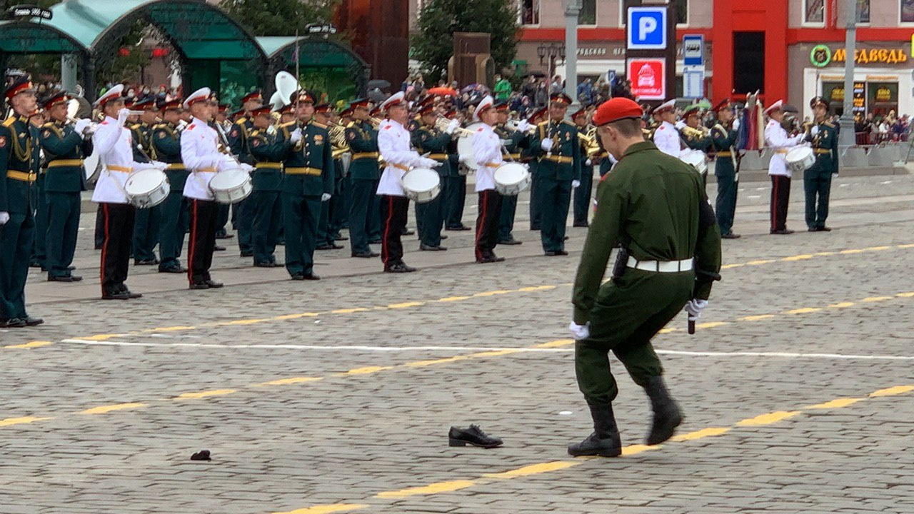 Гарнизон екатеринбург. Военный оркестр на параде Победы. Парад оркестров на красной площади. Гарнизонный парад. Военный парад в Екатеринбурге.