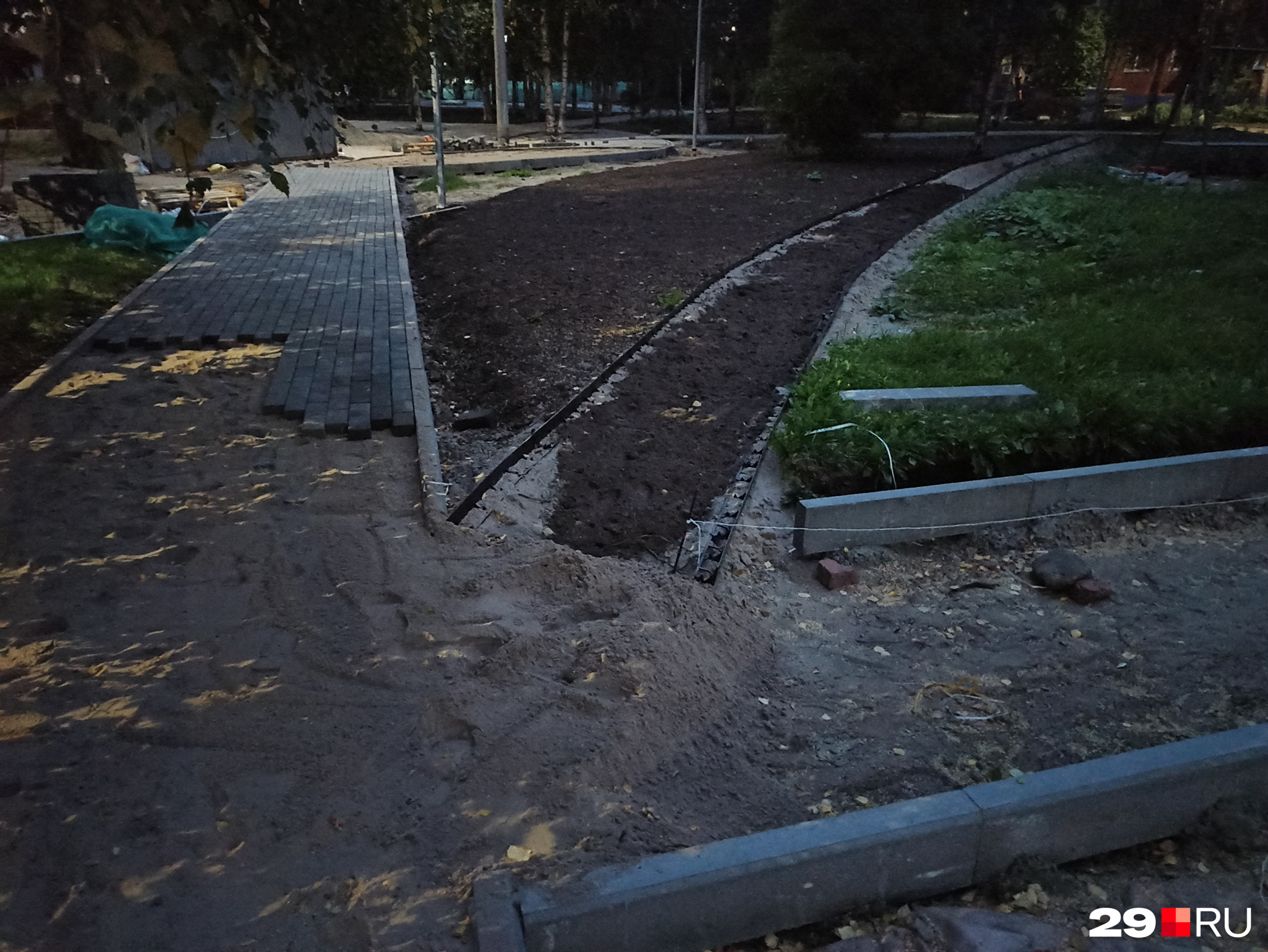 Но горожане ждут. Удобных и уютных мест для прогулок в Архангельске не так много Но горожане ждут. Удобных и уютных мест для прогулок в Архангельске не так много