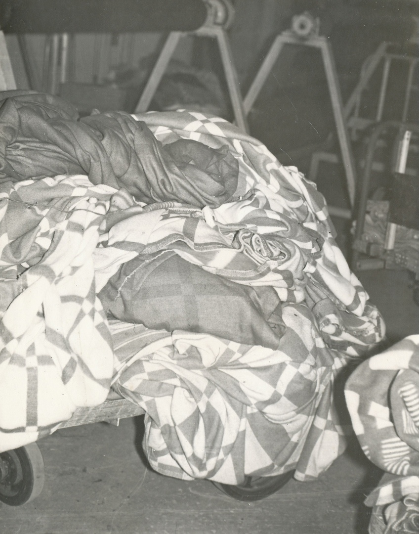 Миновать такие одеяла в своей жизни ни один советский человек не мог, на 70% они состояли из хлопка и на 30 — из шерсти