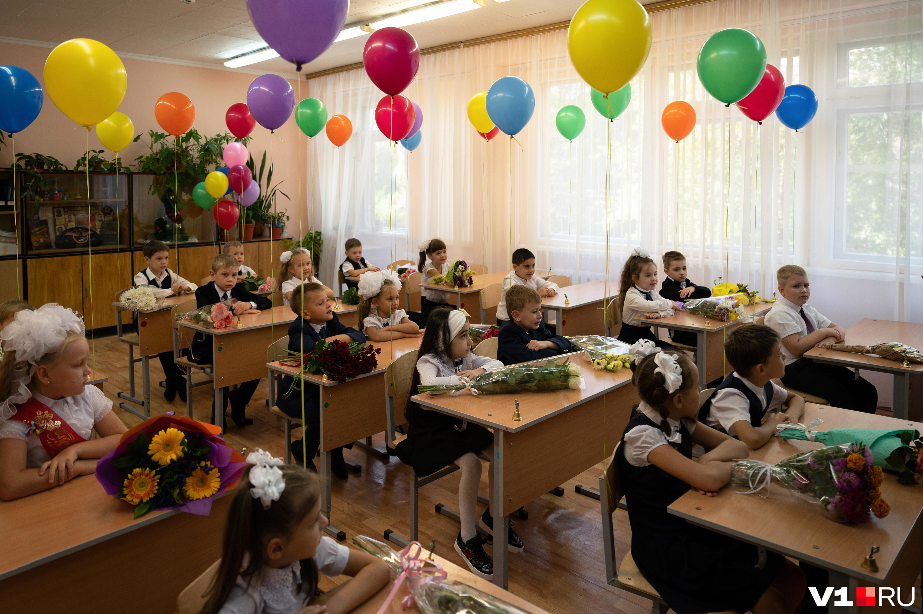 В школе не в состоянии рассадить учеников по одному человеку В школе не в состоянии рассадить учеников по одному человеку