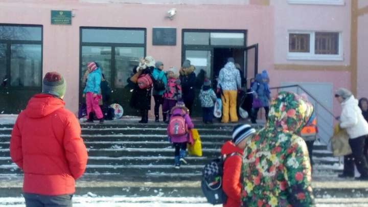 В Нижнем Новгороде из школы № 22 эвакуировали более 700 человек