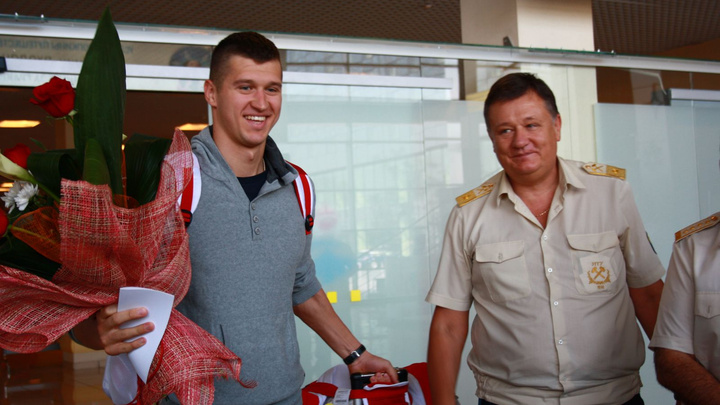 В Екатеринбург вернулся бронзовый призер Олимпиады Никита Лобинцев