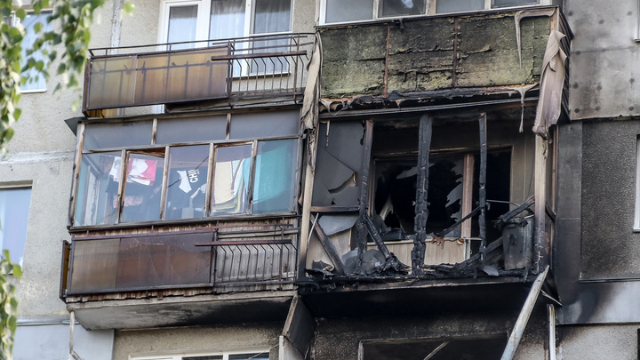 Обгоревший бетон и все спецслужбы города: 10 фото с места взрыва в жилом доме на Автозаводе