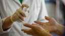 «Лучше помыть руки»: новосибирские дерматологи рассказали об опасностях в применении антисептиков