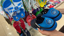 Новосибирская обувная компания начала торговать «хоккейными» тапками
