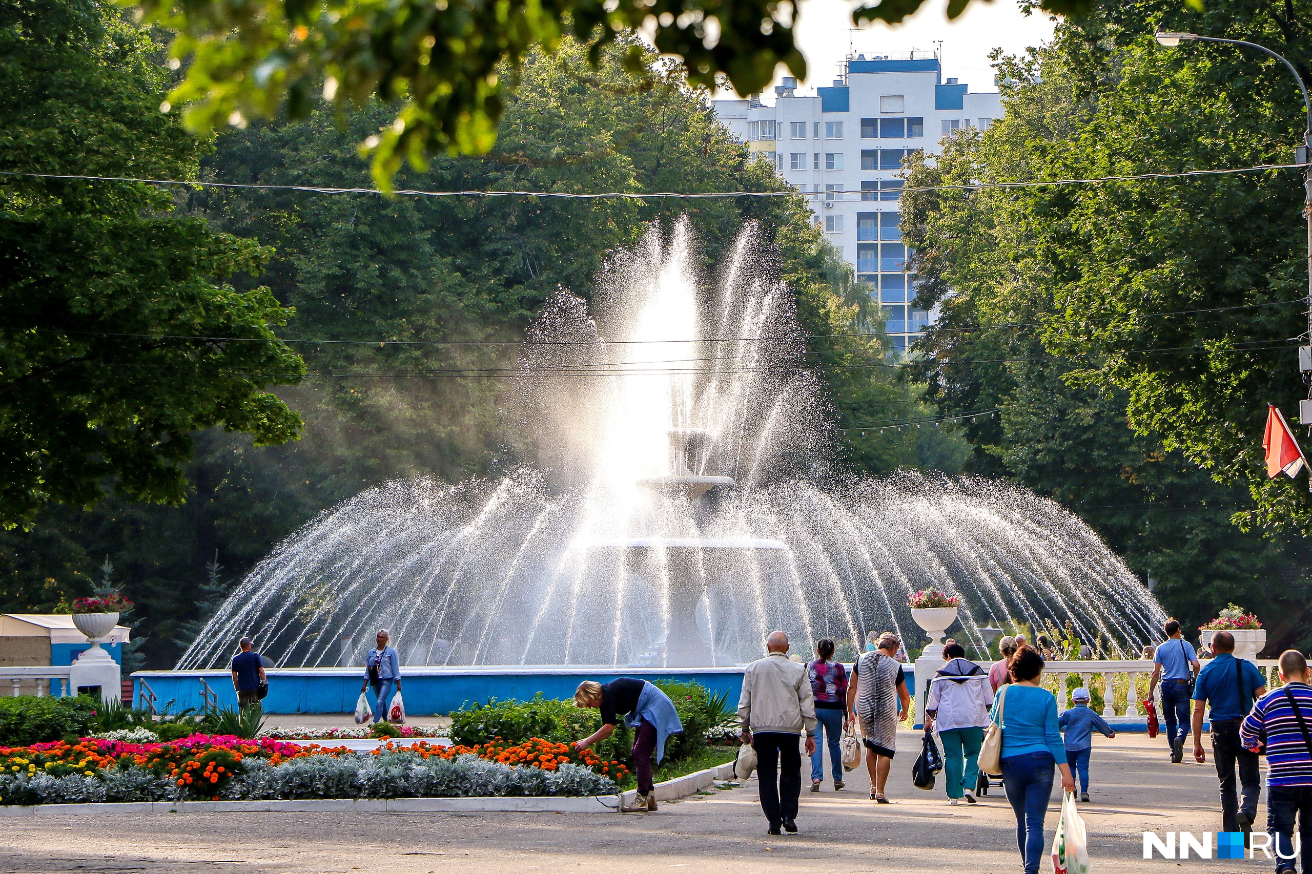 Куда можно сходить в новгороде. Фонтаны Автозаводский парк Нижний Новгород. Лучшие парки Нижнего Новгорода. Развлечения в Нижнем Новгороде летом. Автозаводская фонтан.