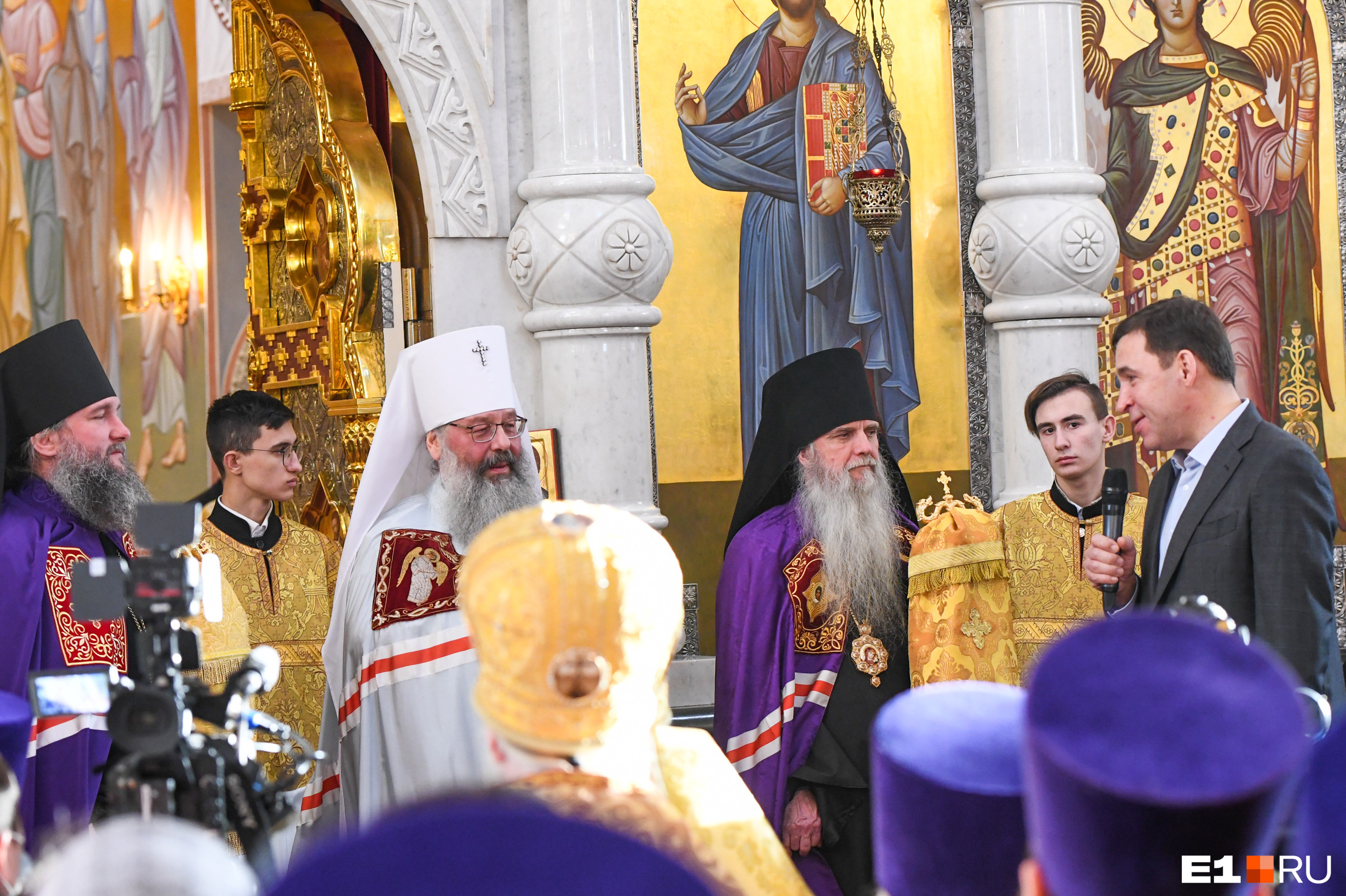 Губернатор Евгений Куйвашев поблагодарил митрополита за его многолетнее служение на Екатеринбургской кафедре