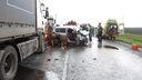 Две фуры растянули машину в разные стороны: как спасали участников смертельного ДТП на новосибирской трассе