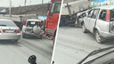 Влетел под грузовик: на Бердском шоссе три машины собрали пробку возле Нижней Ельцовки