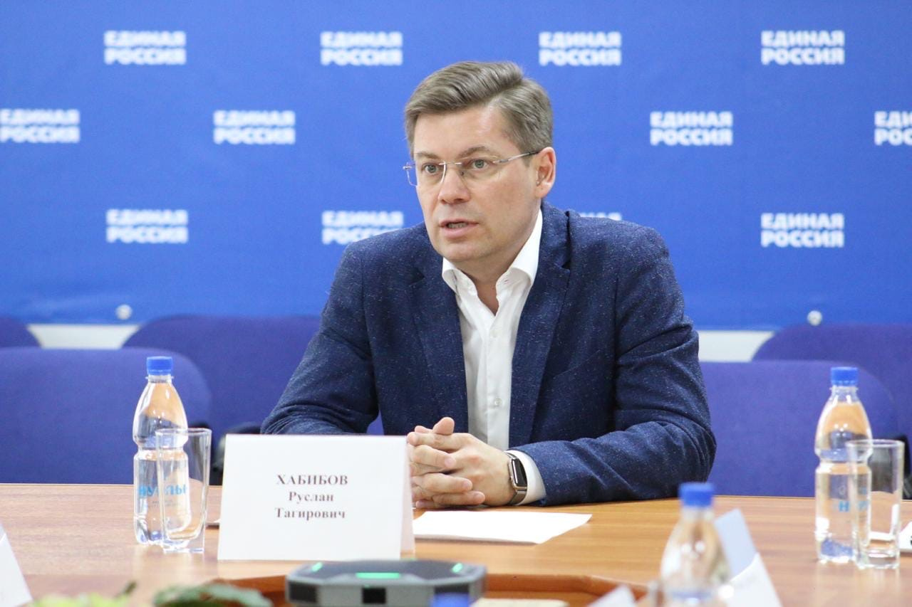 У чиновника большой опыт работы с молодежью У чиновника большой опыт работы с молодежью