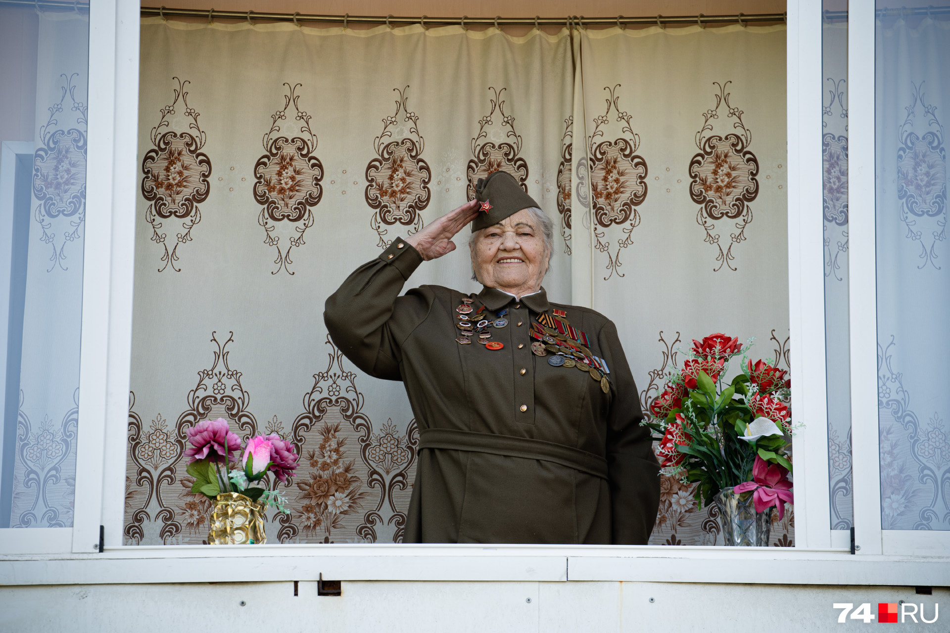 Александра Дмитриевна Белозёрова регулировала движения советских войск на дорогах Берлина Александра Дмитриевна Белозёрова регулировала движения советских войск на дорогах Берлина