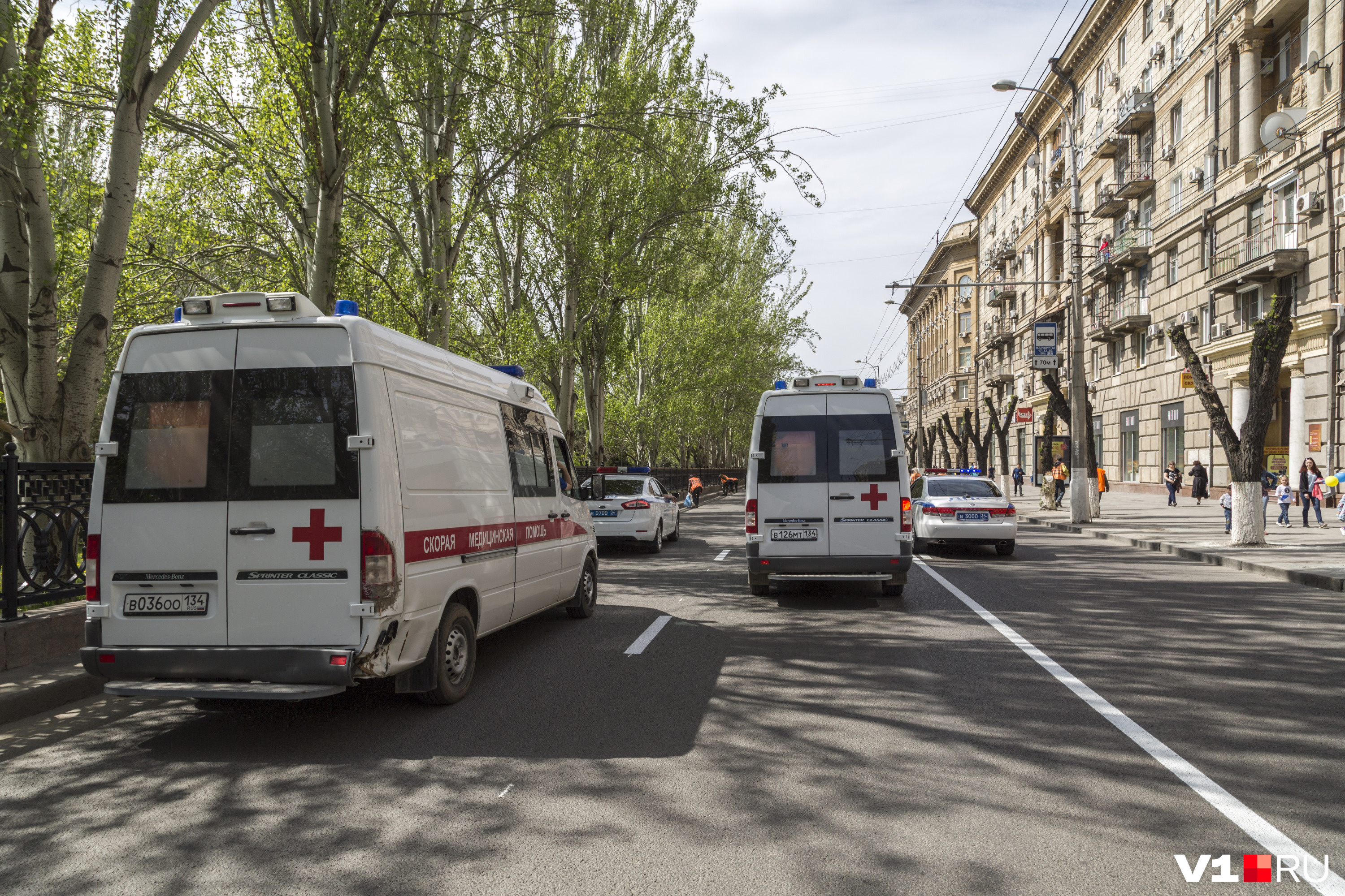 Скорая волгоград. Скорая Волгограда. Оперативный штаб по коронавирусу Волгоград. Скорая Волгоград новости. Скорая помощь Волгоград коронавирус.