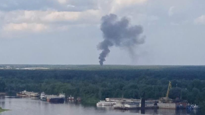 Мощный пожар в Неклюдово попал на видео: дым было видно даже в Нижнем Новгороде