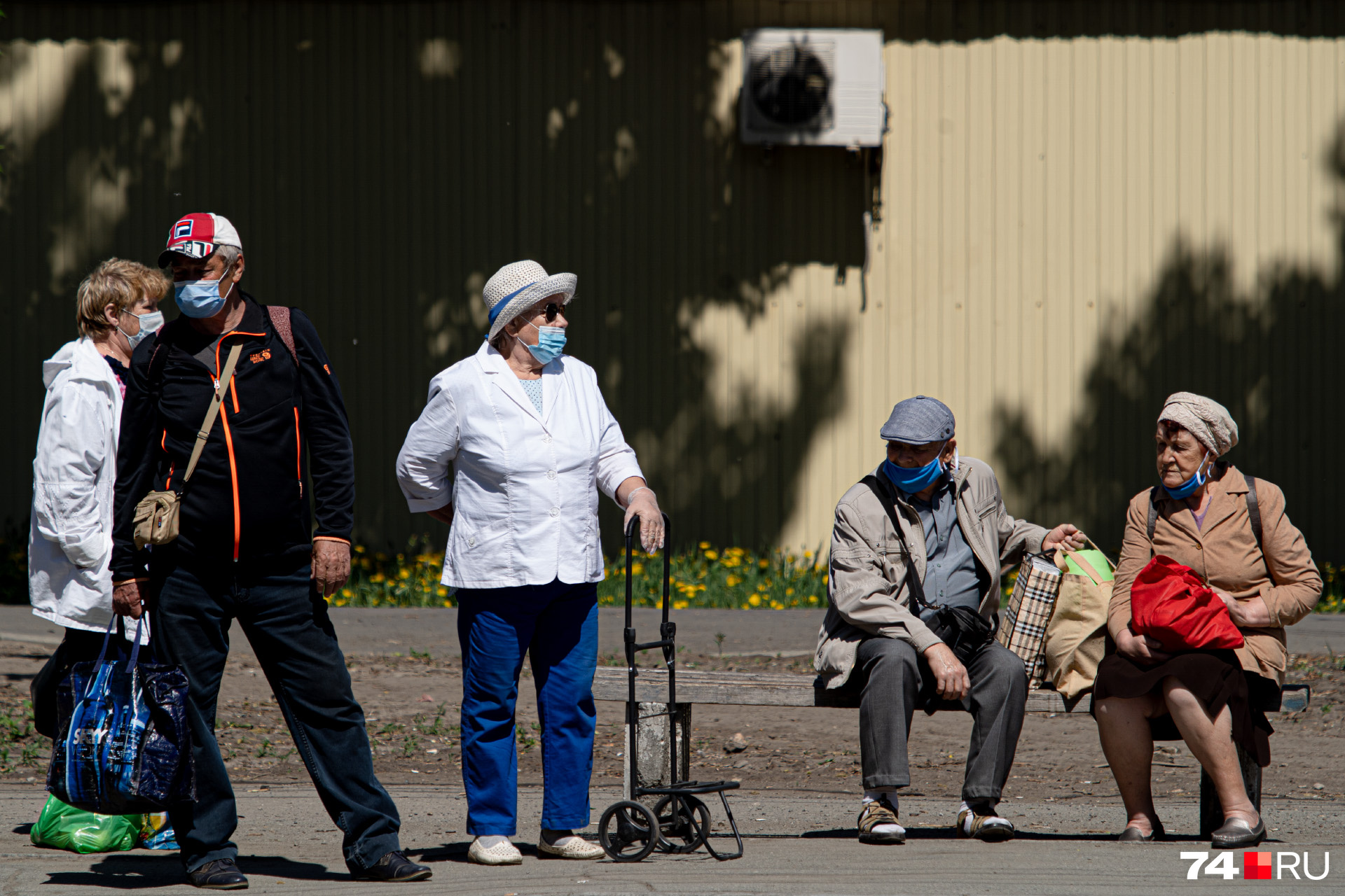 Пенсионеры потеряли от 500 до 1000 рублей из-за «технических» поправок в региональные стандарты по оплате ЖКХ
